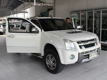 ติดตั้งจานดาวเทียม + กล่องรับสัญญาณ TRUELIFE+ ใน ISUZU D-MAX