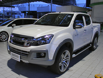 ออกแบบ ติดตั้ง เครื่องเสียงรถยนต์ ใน ISUZU D-MAX