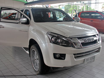 ออกแบบติดตั้งเครื่องเสียงรถยนต์ใน ISUZU D-MAX