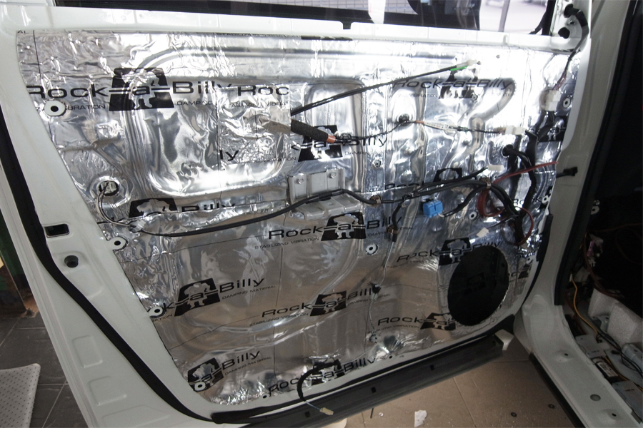 toyota vellfire เครื่องเสียง รถยนต์ ระบบเสียง