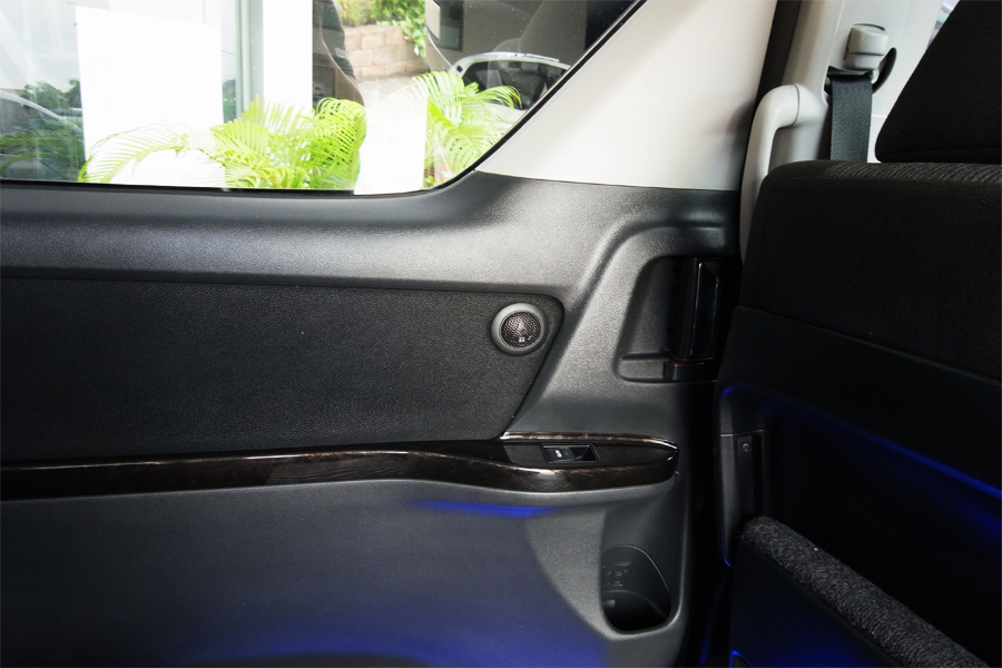 toyota vellfire เครื่องเสียง รถยนต์ ระบบเสียง