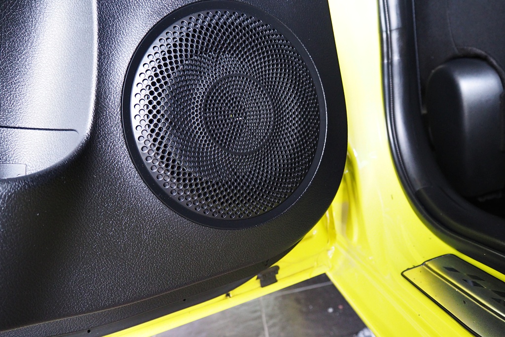 toyota yaris จอ ตรงรุ่น กล้องหลัง ลำโพง