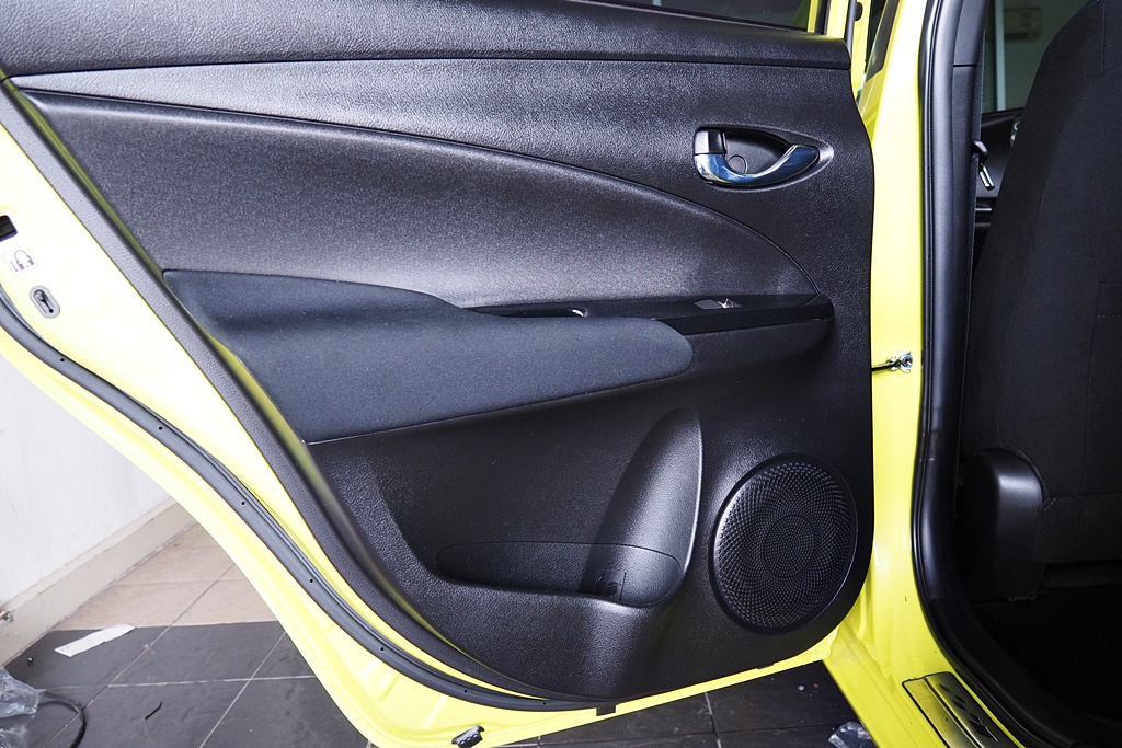 toyota yaris จอ ตรงรุ่น กล้องหลัง ลำโพง