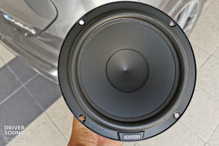 nissan kicks เครื่องเสียง รถยนต์ ลำโพง bassbox