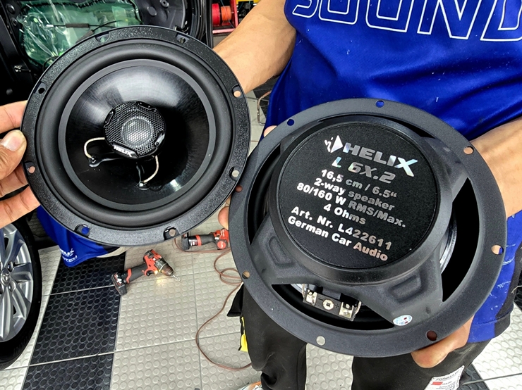 ลำโพง helix ติดตั้ง