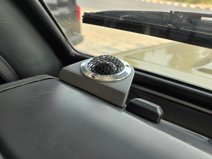 LAND CRUISER 70 เครื่องเสียง จอ กล้อง