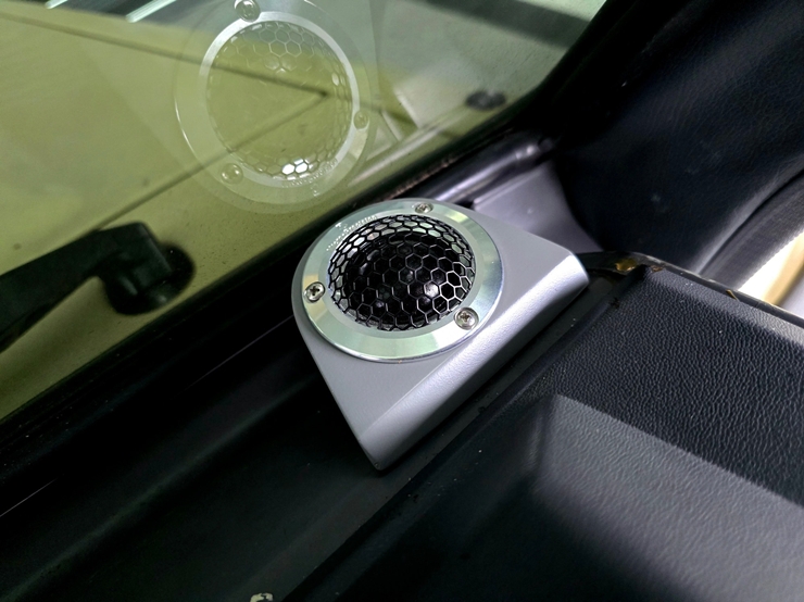 LAND CRUISER 70 เครื่องเสียง จอ กล้อง