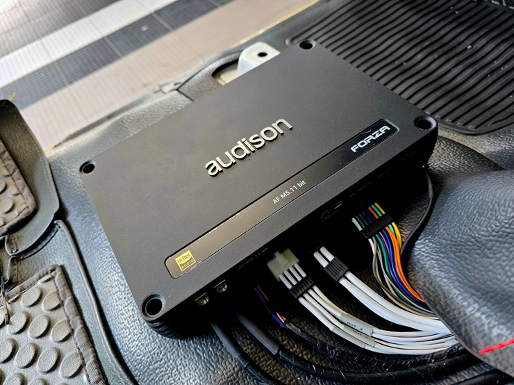 LAND CRUISER 70 เครื่องเสียง จอ กล้อง