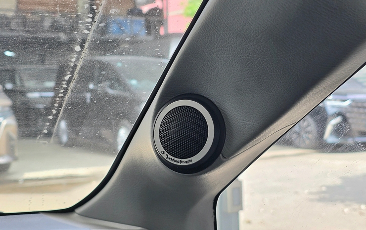 เครื่องเสียงรถ honda jazz ge เปลี่ยนลำโพง อัปเกรดระบบ rockford damp