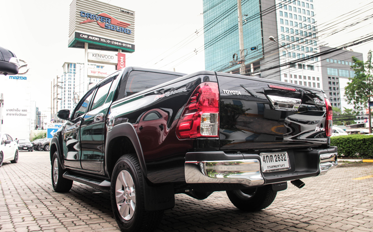 TOYOTA HILUX REVO เครื่องเสียง