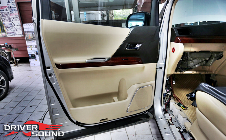 toyota alphard เครื่องเสียง รถยนต์