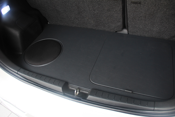 toyota yaris จอ ตรงรุ่น ตึตู้ ระบบเสียง