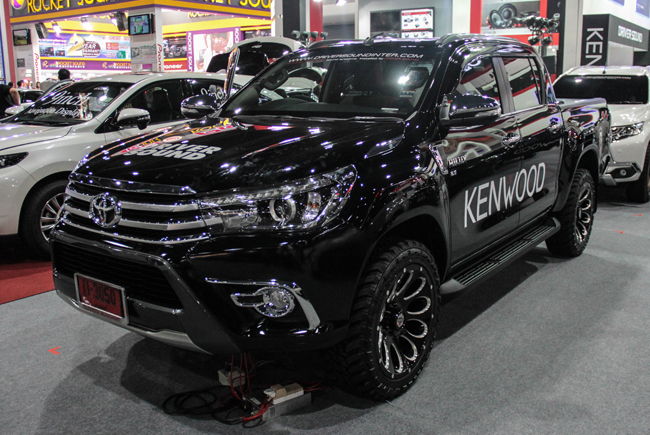  TOYOTA HILUX REVO เครื่องเสียง ติดตั้ง