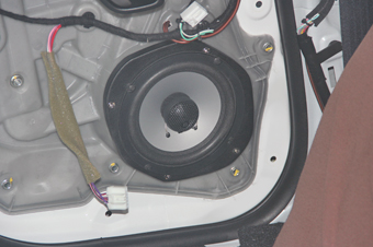 mazda 3 เครื่องเสียง รถยนต์