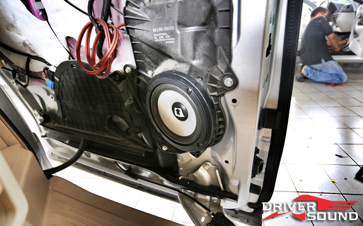 toyota alphard เครื่องเสียง รถยนต์