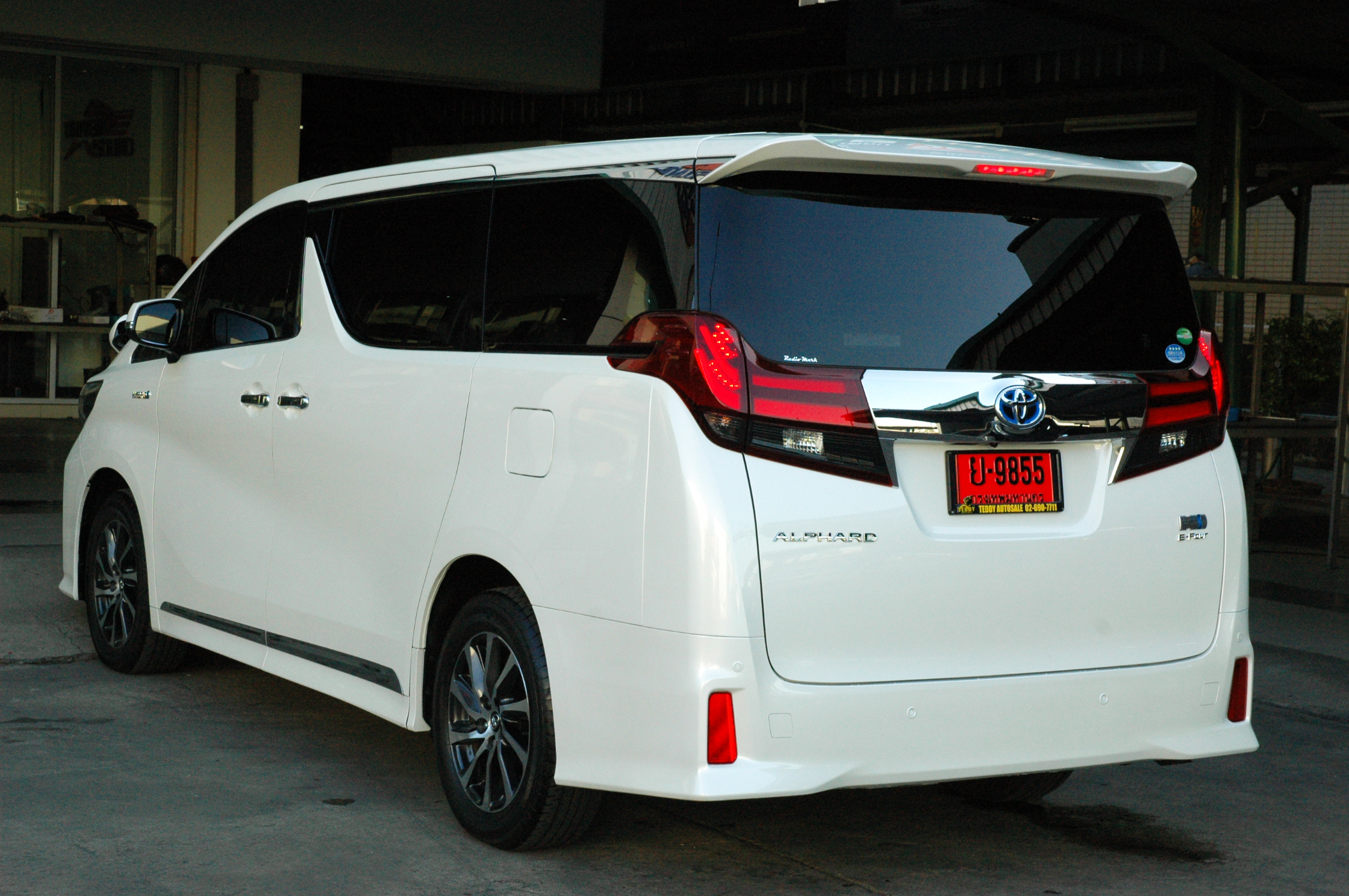 toyota alphard เครื่องเสียง รถยนต์ จอ ตรงรุ่น ระบบเสียง