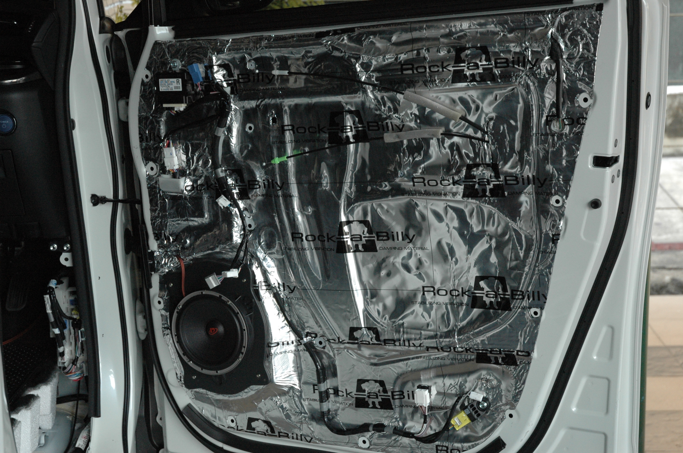toyota alphard เครื่องเสียง รถยนต์ จอ ตรงรุ่น ระบบเสียง