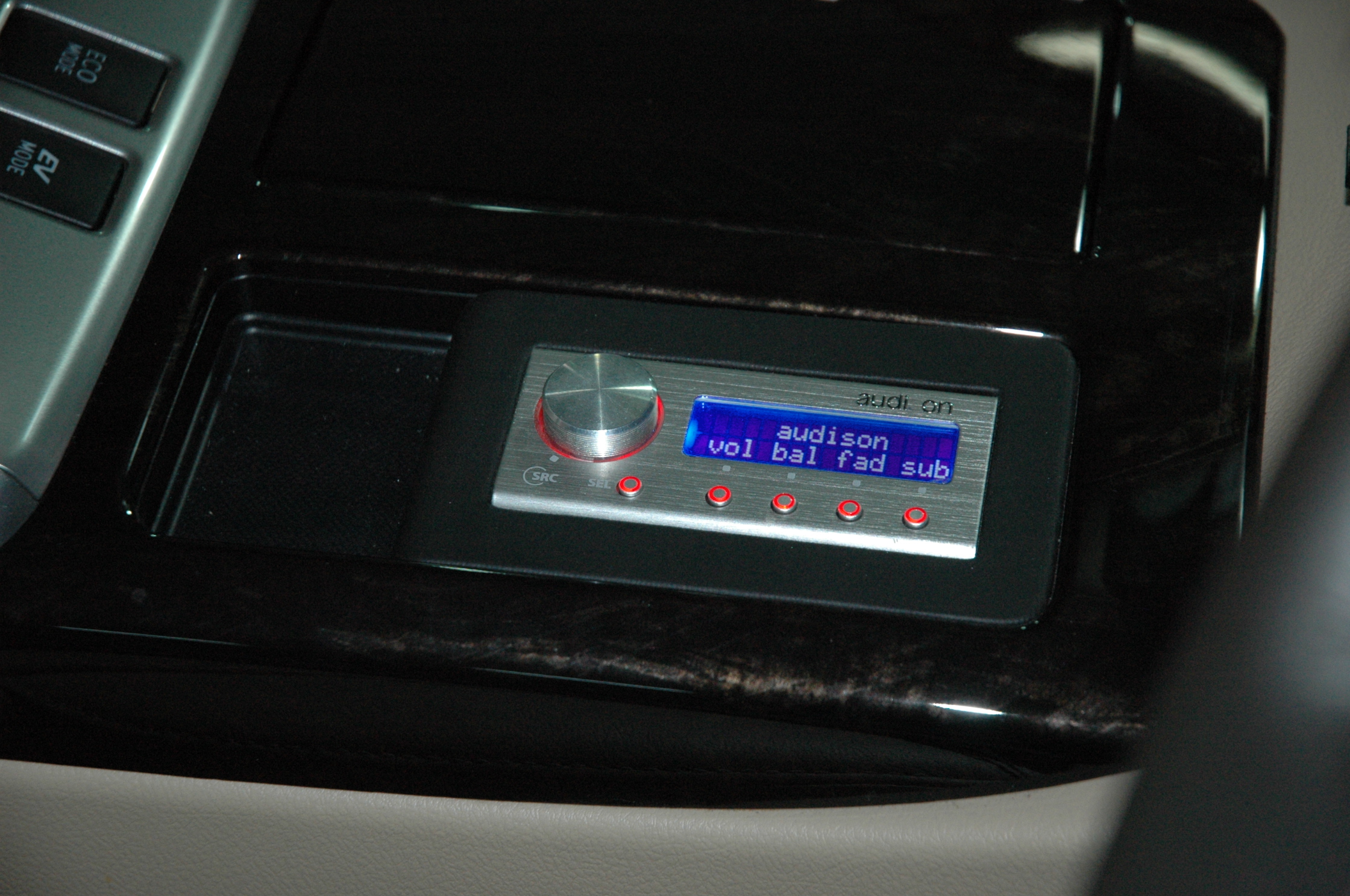 toyota alphard เครื่องเสียง รถยนต์