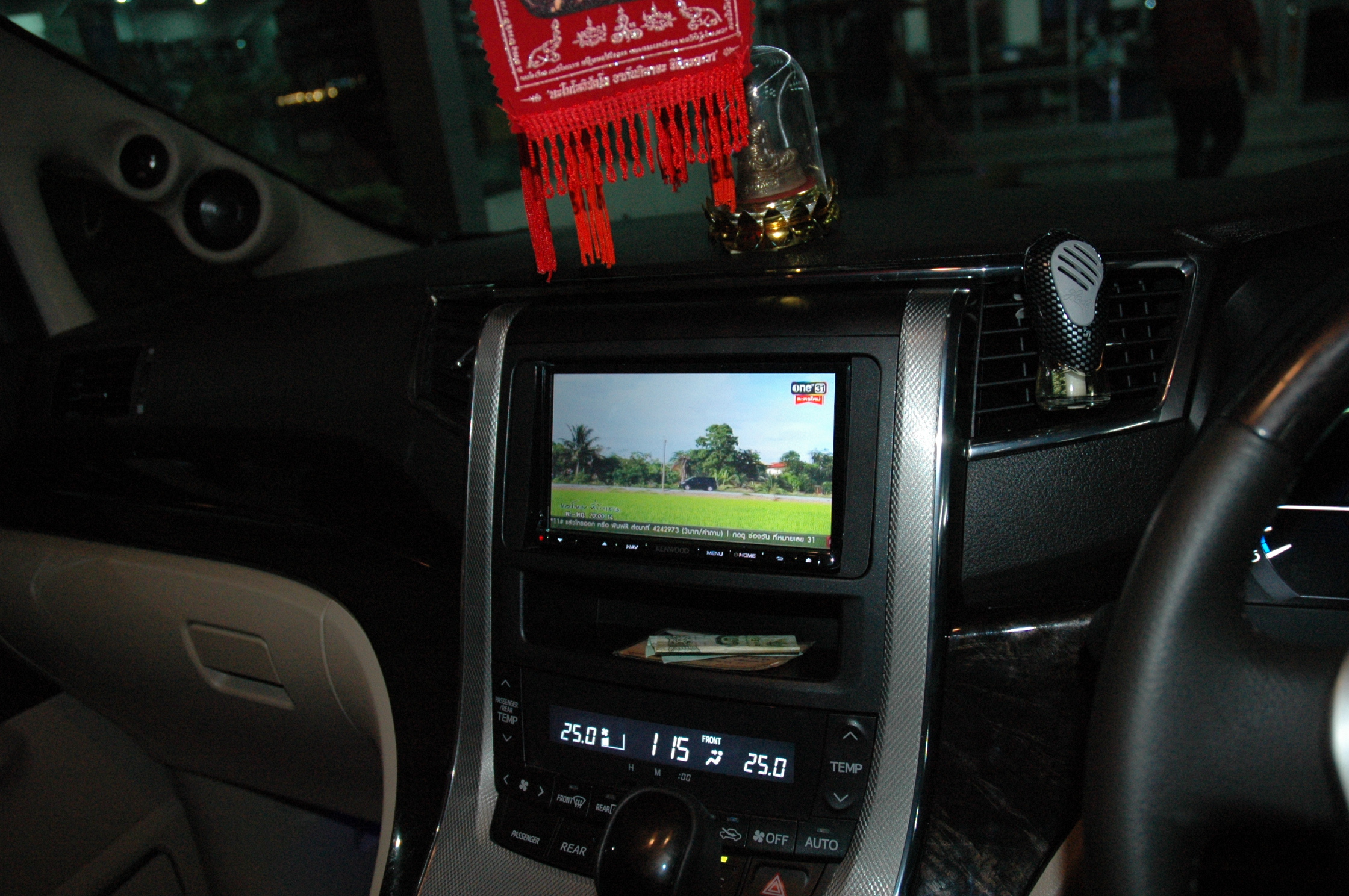 toyota alphard เครื่องเสียง รถยนต์