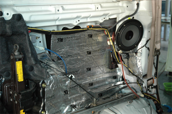 toyota alphard เครื่องเสียง รถยนต์