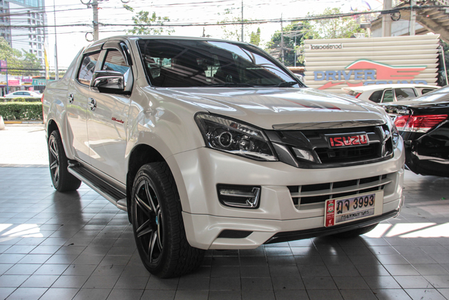 ISUZU D-MAX  ติดตั้ง ดิจิตอลทีวี digital tv