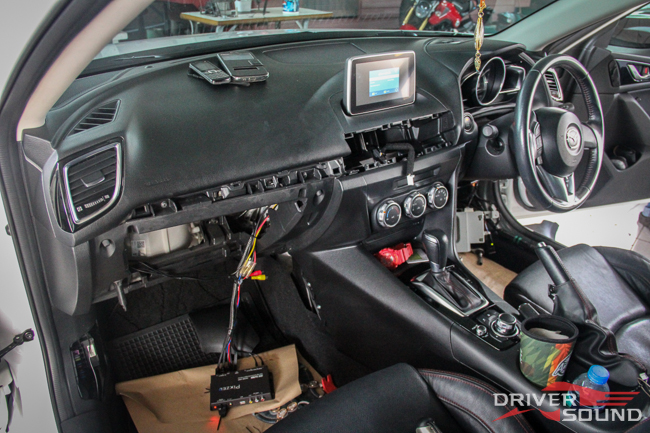 mazda 3 ดู ทีวี