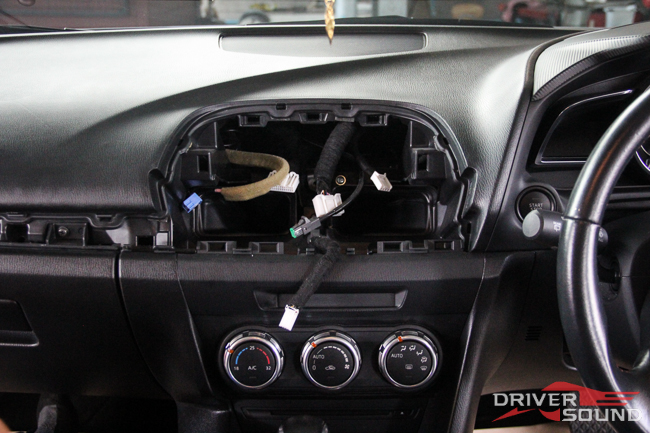 mazda 3 ดู ทีวี
