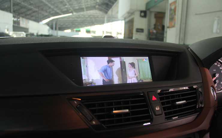 BMW X1 ดู ทีวี tv