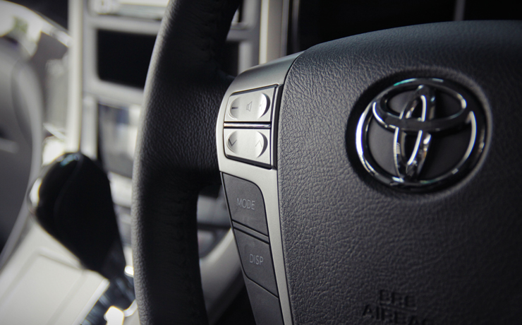TOYOTA Vellfire จอเพดาน