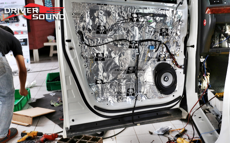 toyota vellfire เครื่องเสียง รถยนต์