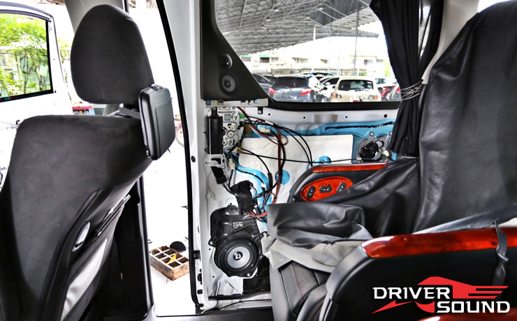 toyota vellfire เครื่องเสียง รถยนต์