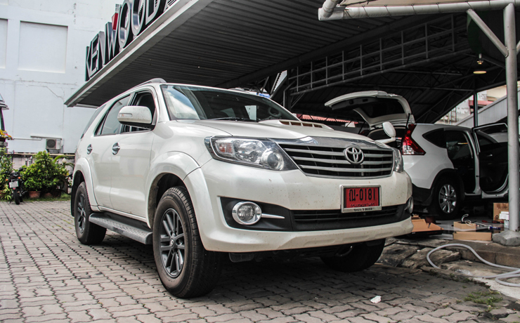TOYOTA FORTUNER เครื่องเสียง front วิทยุ จอ