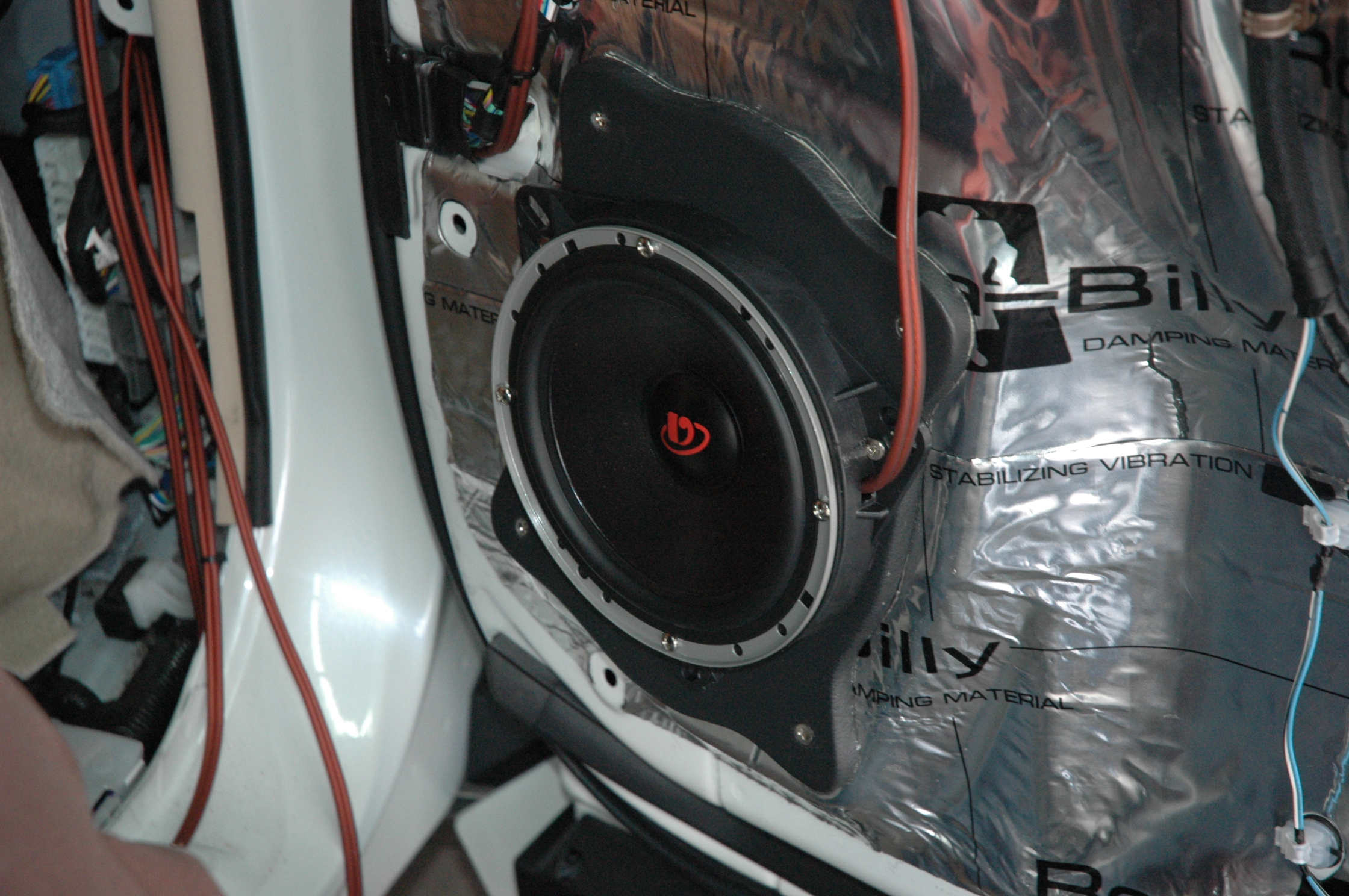 toyota alphard เครื่องเสียง รถยนต์