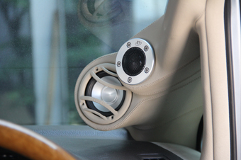 toyota alphard เครื่องเสียง รถยนต์