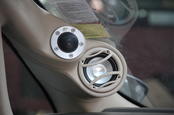 toyota alphard เครื่องเสียง รถยนต์