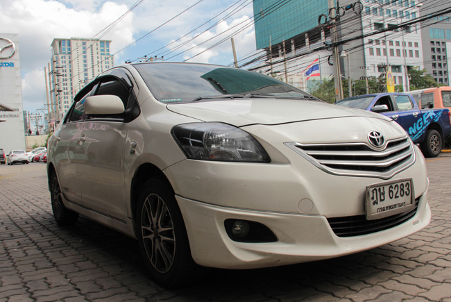 TOYOTA VIOS KENWOOD DDX715WBT ดิจิตอลทีวี digital tv ติดตั้ง เครื่องเสียง เครื่องเล่น