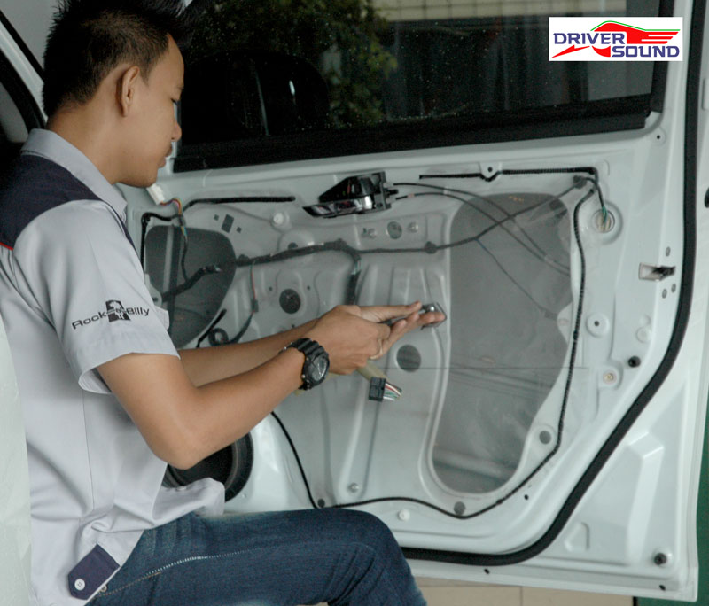 suzuki swift ชุด ลำโพง bassbox