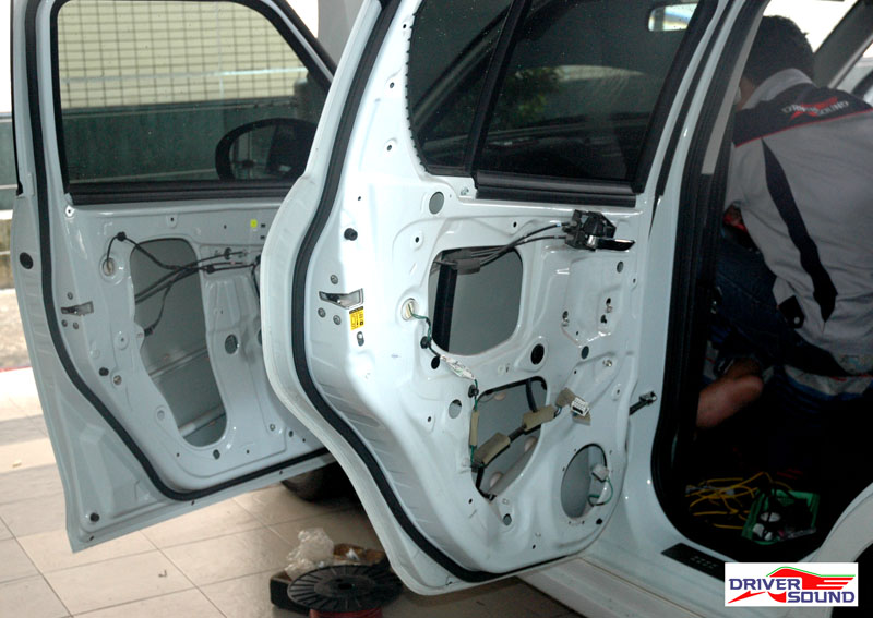 suzuki swift ชุด ลำโพง bassbox