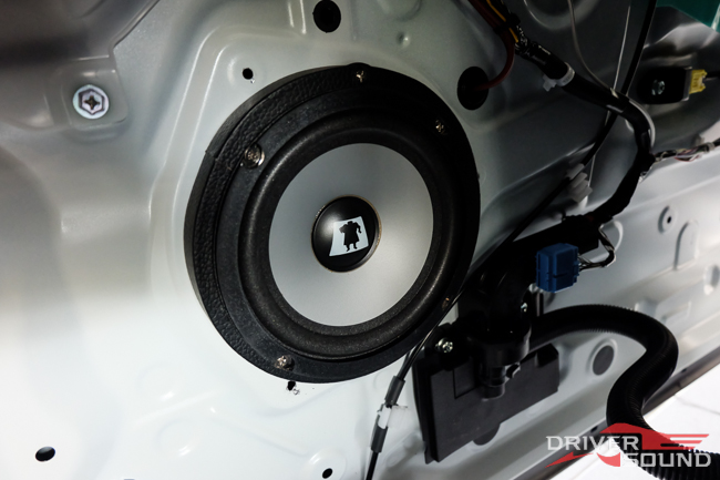 toyota alphard เครื่องเสียง รถยนต์