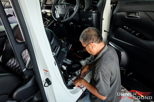 toyota alphard เครื่องเสียง รถยนต์