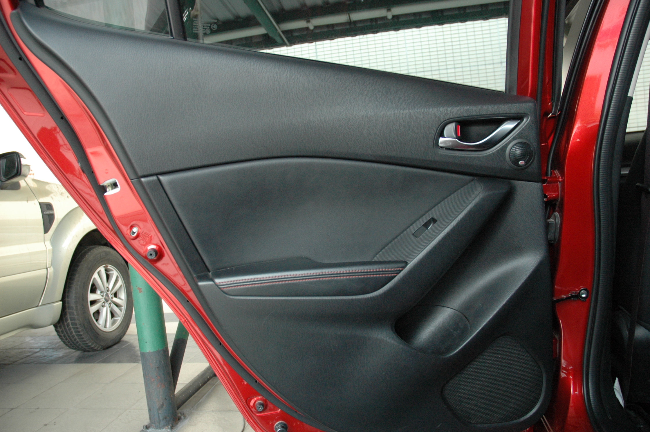 mazda 3 เครื่องเสียง รถยนต์