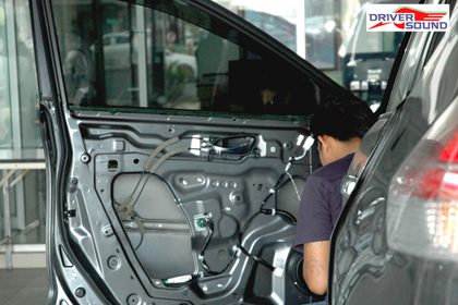 nissan x trail เครื่องเสียง รถยนต์ ลำโพง bassbox