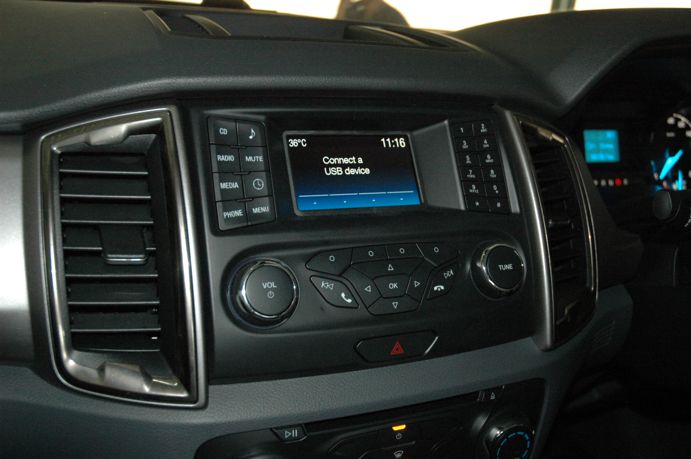 ford ranger เครื่องเสียงรถยนต์ ตรงรุ่น kenwood กล้องมองหลัง 