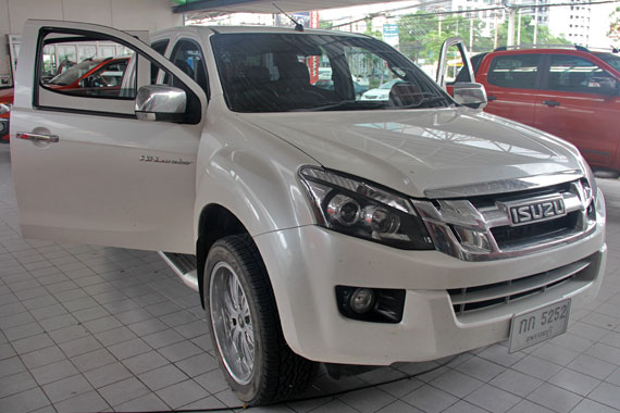 d max  เครื่องเสียง รถยนต์