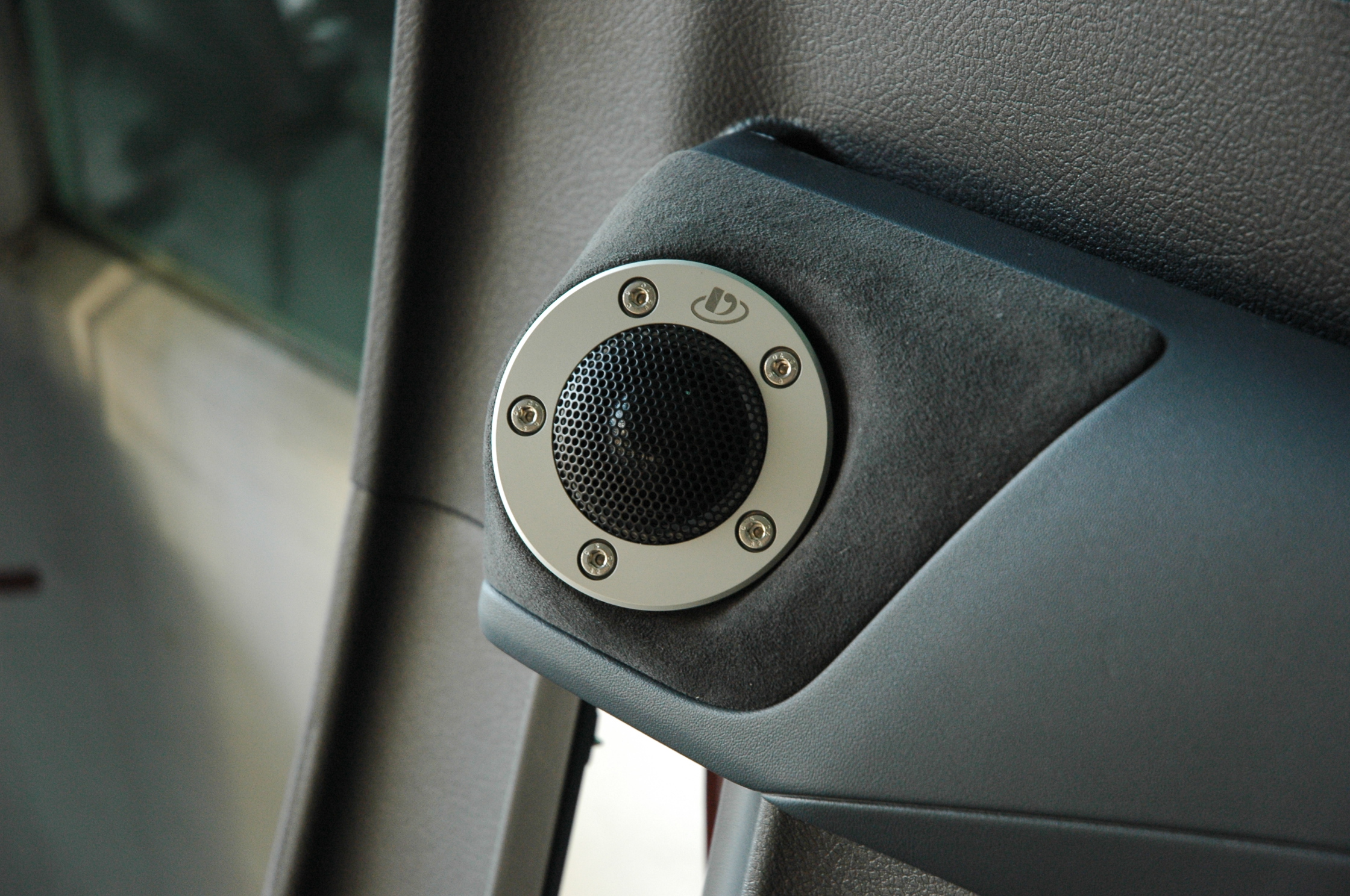 toyota vellfire จอ ตรงรุ่น ระบบเสียง dsp amp