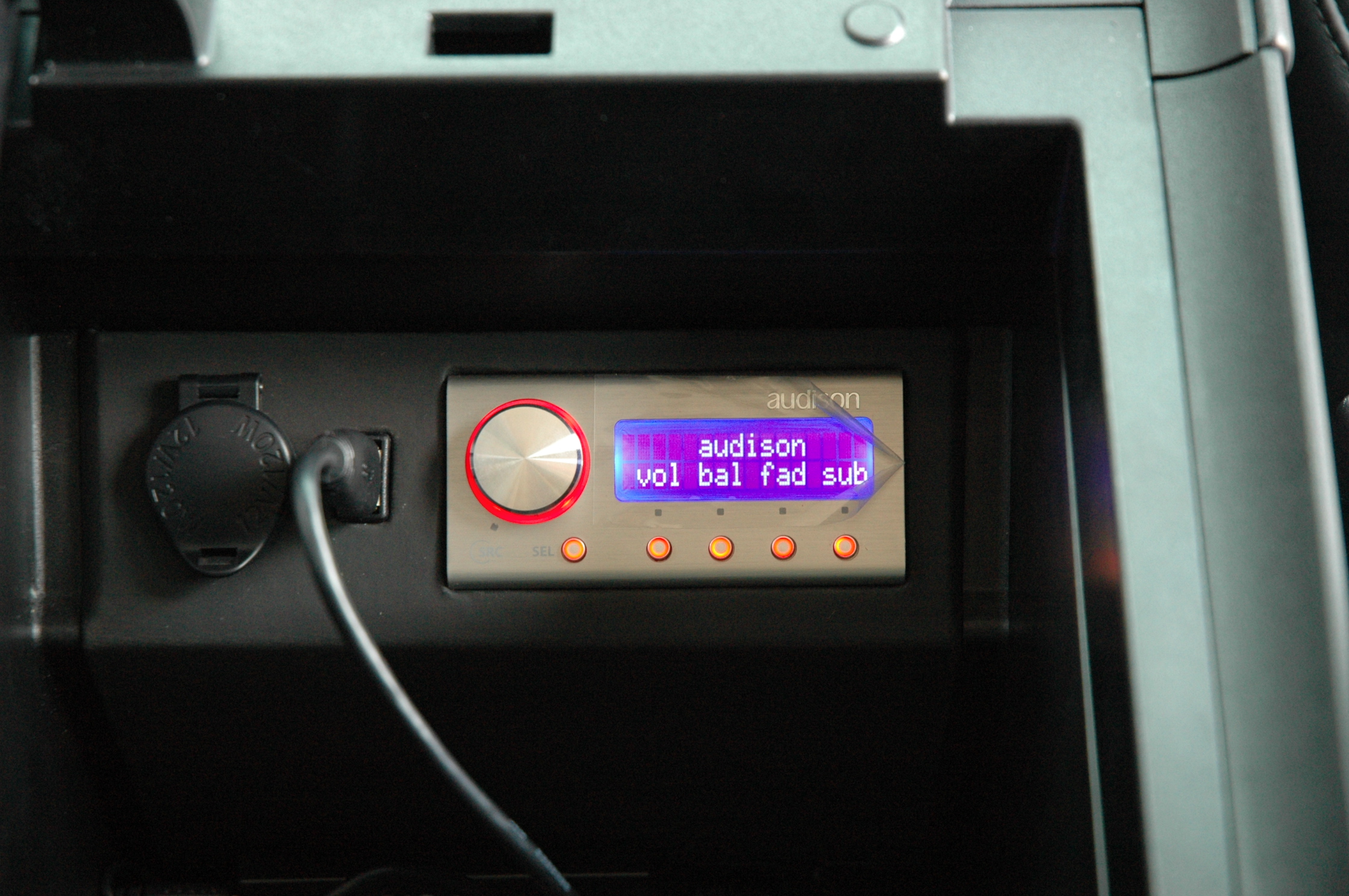 toyota vellfire จอ ตรงรุ่น ระบบเสียง dsp amp